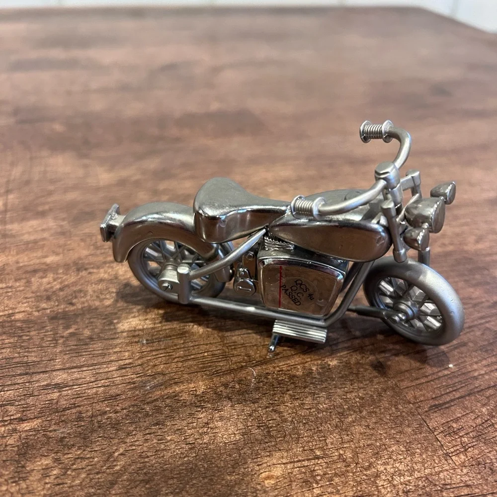 Retro motorcycle desk clock